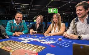 Live dealer table game streaming on sensa383 mobile